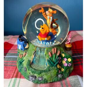 Disney Winnie The Pooh & Tigger Musical Rotating Snow Globe "The Rain Came Down"